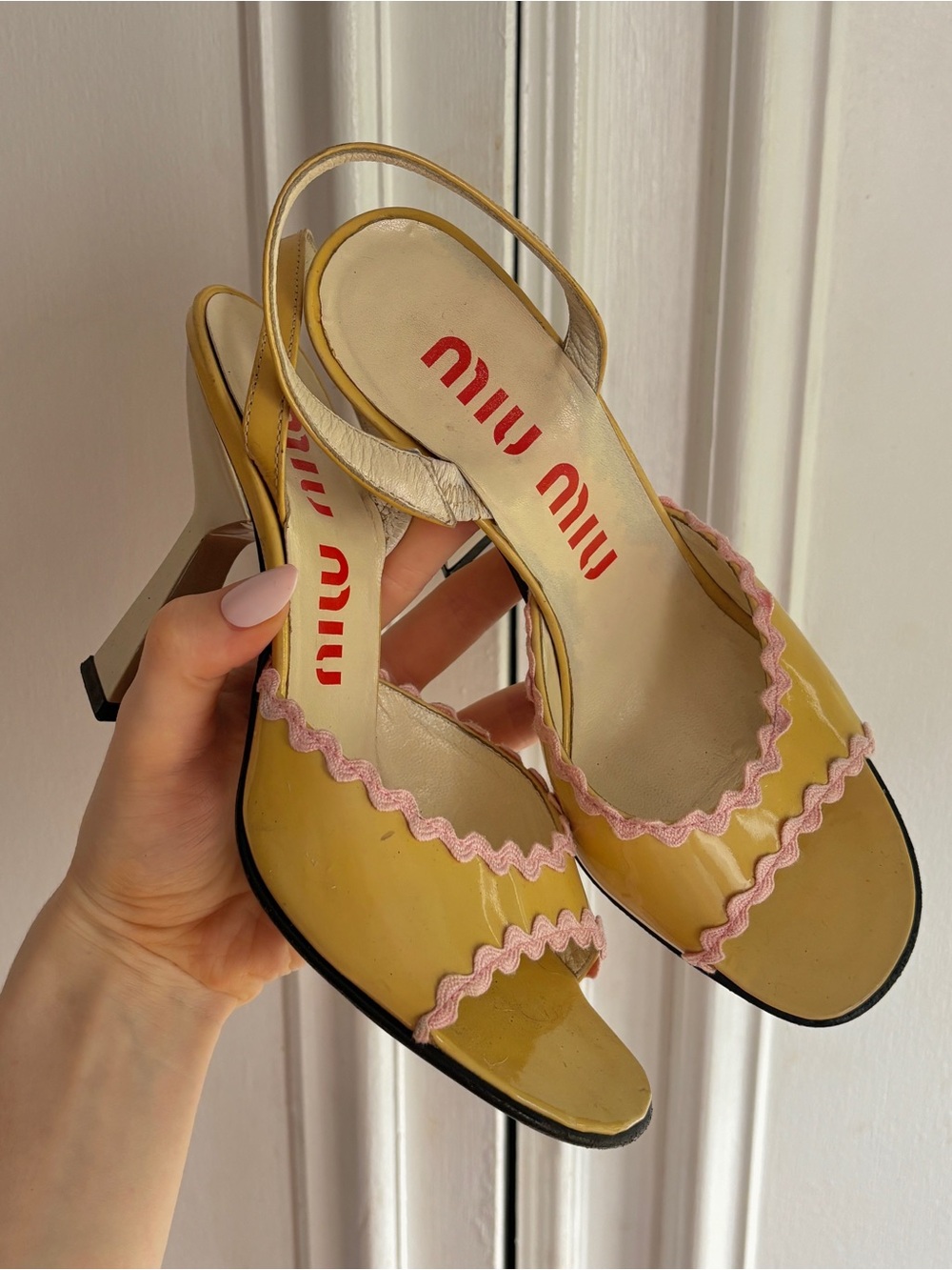 RARE Miu Miu SS 1998 Butter Yellow Pink Patent Slingback Heels with Pink Trim